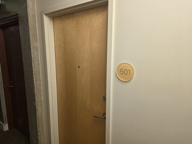 Foto del edificio - 309 E 5th St