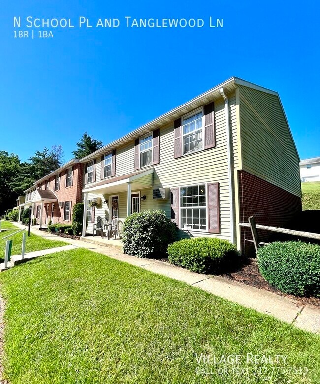 Building Photo - End unit! Few steps! Newly-remodeled 1-Bed...