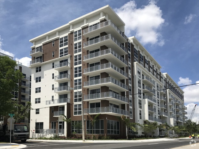 Building Photo - Riverhouse at 11th Apartments