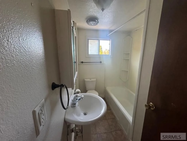 Building Photo - 7 S 4th W