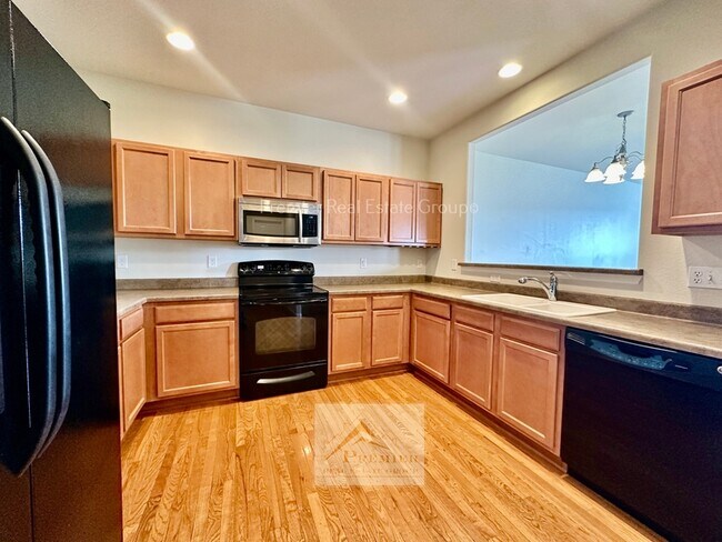 Building Photo - 8075 Elk River View