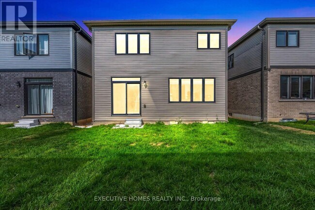 Photo du bâtiment - 170 Lilac Cir