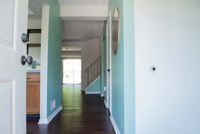 Entry way - 5582 First Statesman Ln