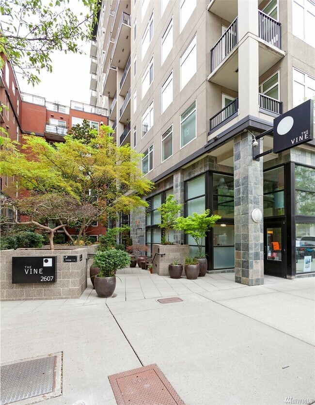 Foto del edificio - 2607 Western Ave