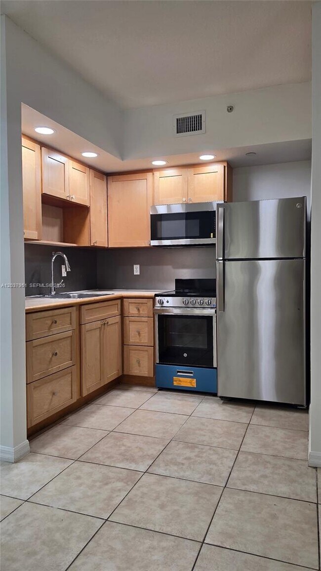 Foto del edificio - 2630 SW 28th St
