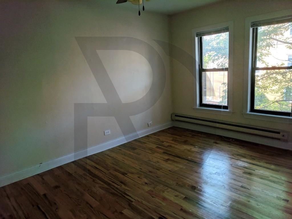 Foto principal - 823 W Cornelia Ave