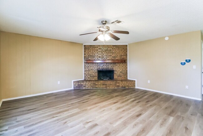 Building Photo - 8417 Bellmon Ave