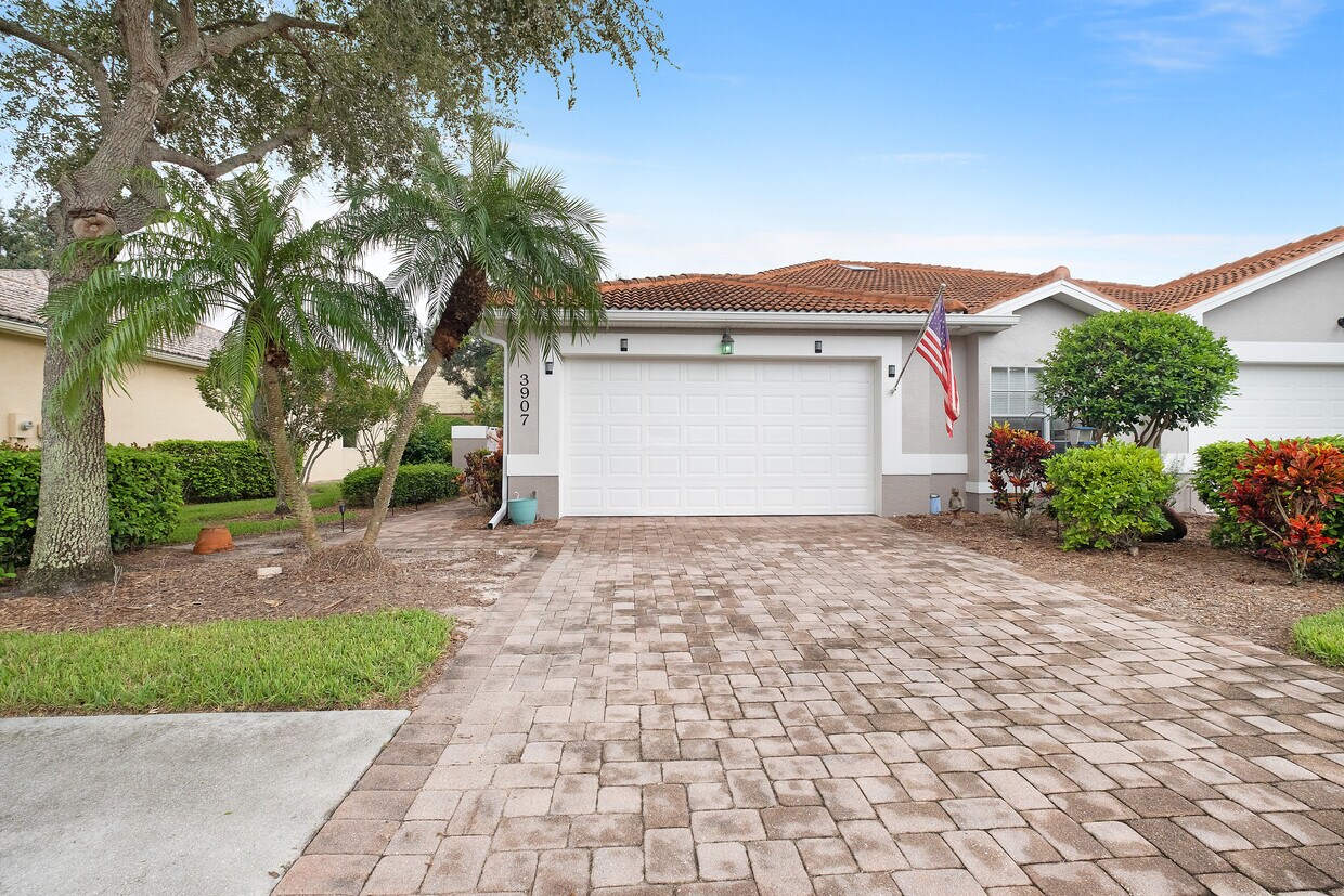 Foto principal - 3907 Recreation Ln