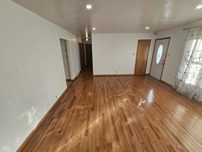 Building Photo - 6607 Lockwood Ln