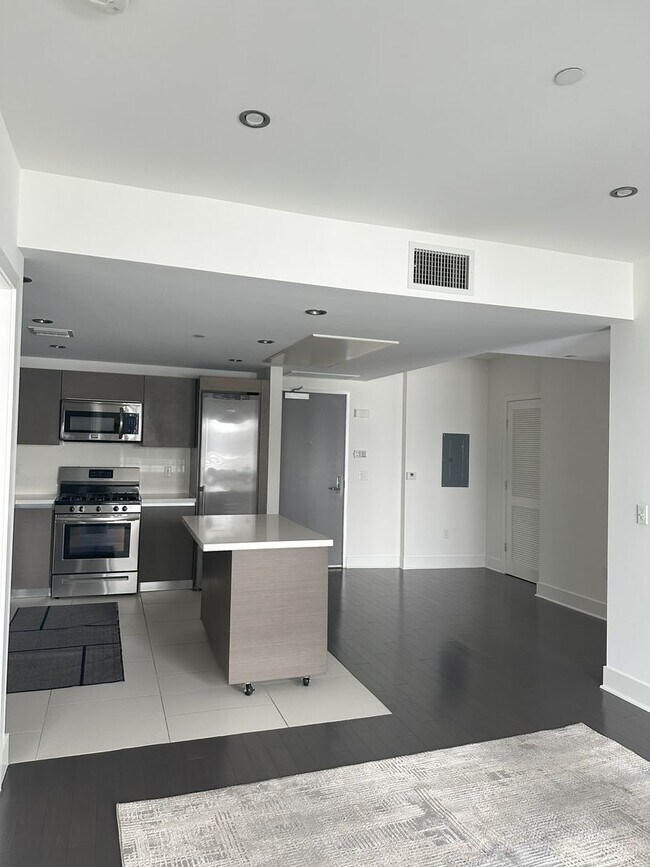Foto del edificio - 1730 Sawtelle Blvd