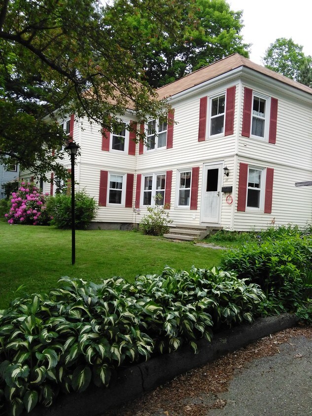 27 Maple St, Hallowell, ME 04347 Apartments in Hallowell, ME