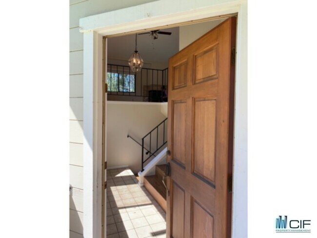 Building Photo - Scotts Valley 3bd/2ba~ End Unit Townhome~ ...