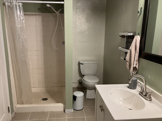 Foto del edificio - 526 E Graham Pl