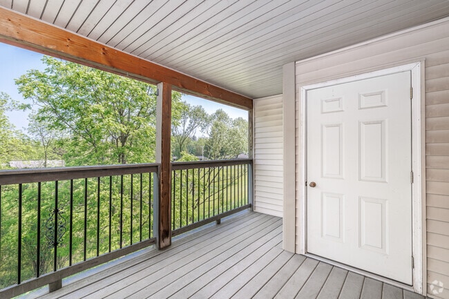 2BR, 1.5BA - 1,000SF - Balcony - Carriage Garden Apartments