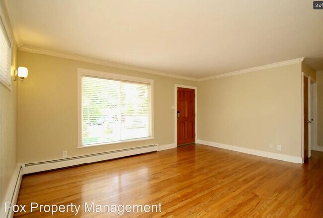 Building Photo - 3 br, 2 bath House - 2830 South Vine Street
