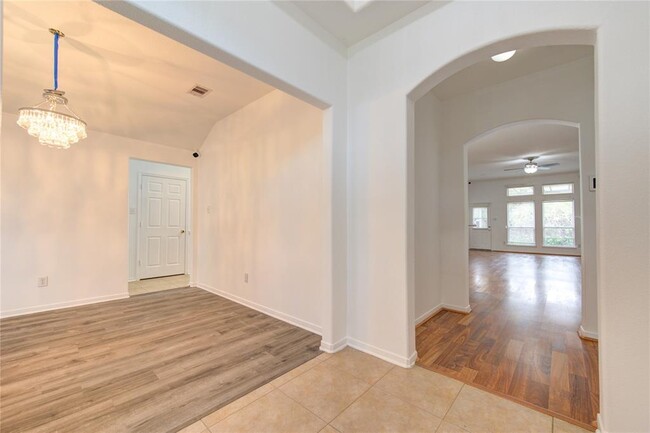 Foto del edificio - 14315 Acorn Ridge Way