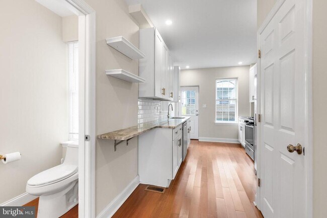 Foto del edificio - 2059 Emily St