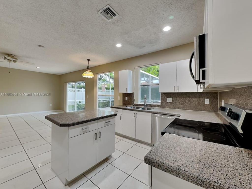 Photo - 7780 Highlands Circle