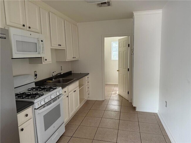 Foto del edificio - 706 Community St