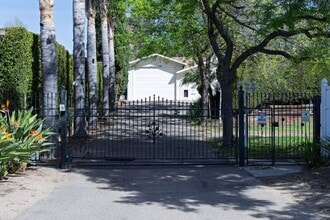 Building Photo - 988 Camino Caballo-