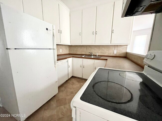 Foto del edificio - 702 W Main St