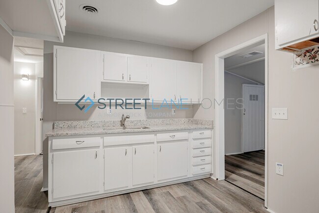 Foto del edificio - $250 off the first full month!