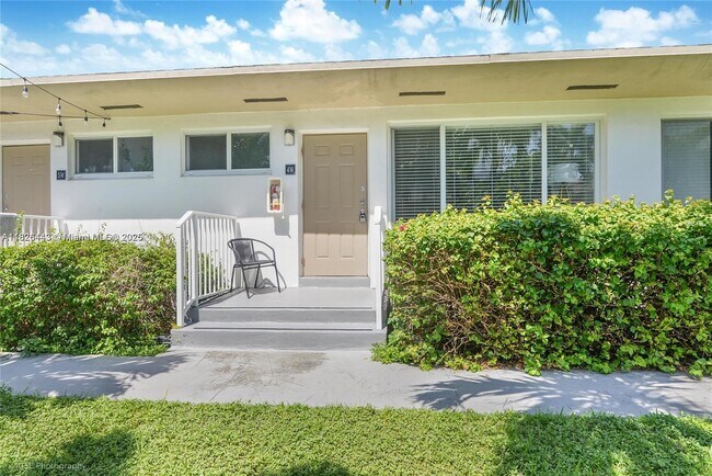 Foto del edificio - 9770 E Bay Harbor Dr