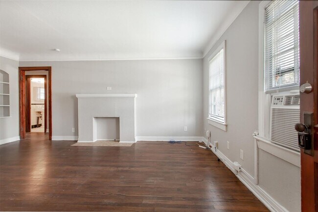 Building Photo - 2 Bedroom, 1 Bath near Lower Greenville