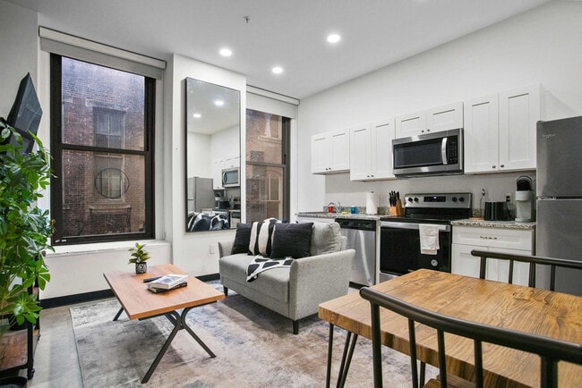 Building Photo - 209 9th St