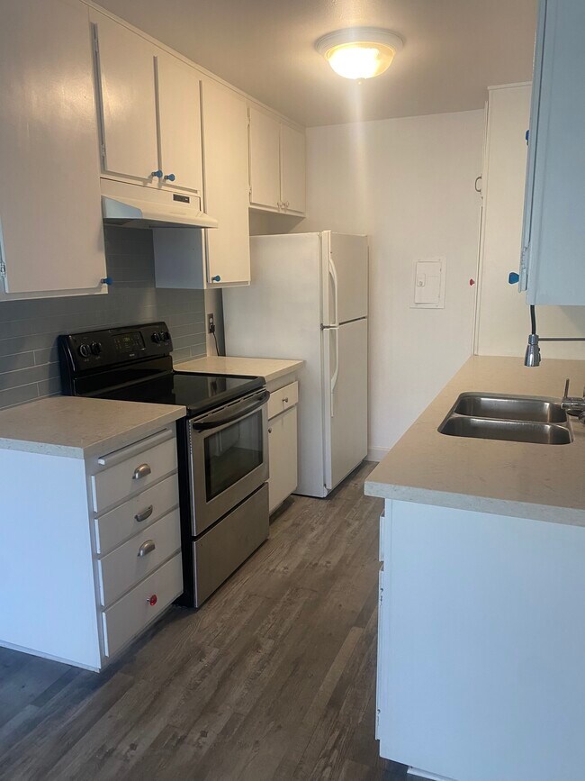 Foto del edificio - 5460 White Oak Ave