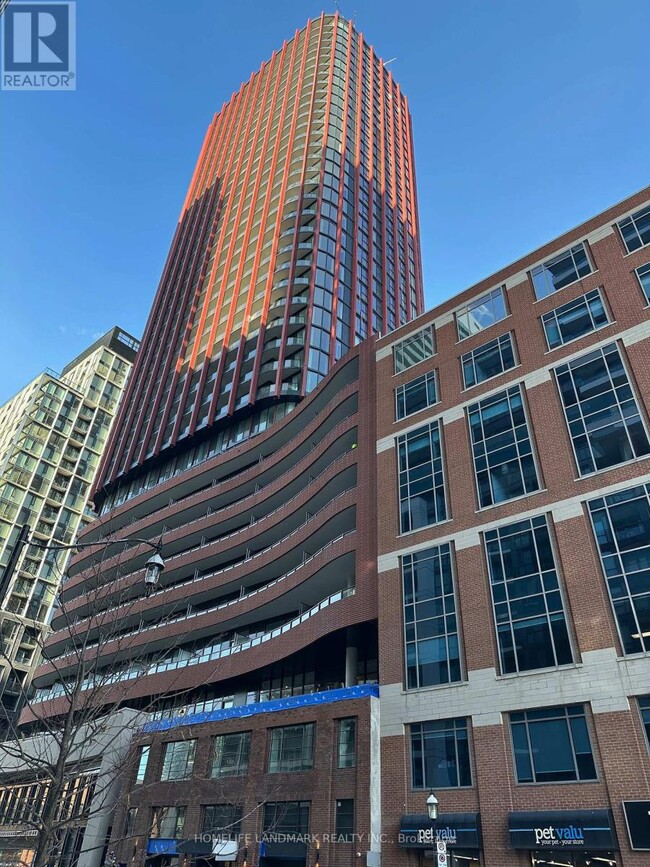 Photo du bâtiment - 180 Front St E