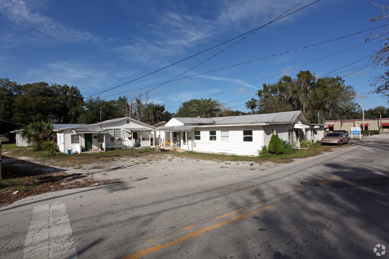 Foto principal - 205 S Waller St