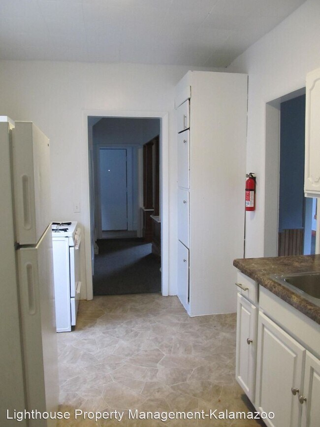 Building Photo - 3 br, 1.5 bath House - 1721 Egleston Avenue