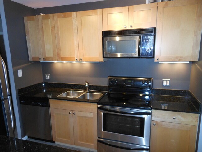 Foto del edificio - 3930 N Pine Grove Ave