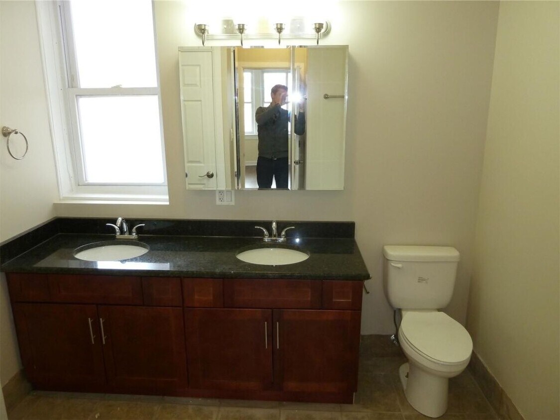 Foto principal - 6730 S Merrill Ave