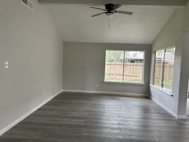 Building Photo - 2703 N Belgravia Dr