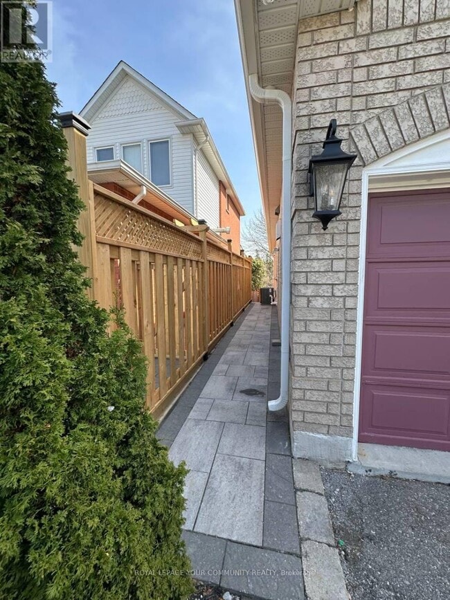 Building Photo - 518 Kinrara Ct