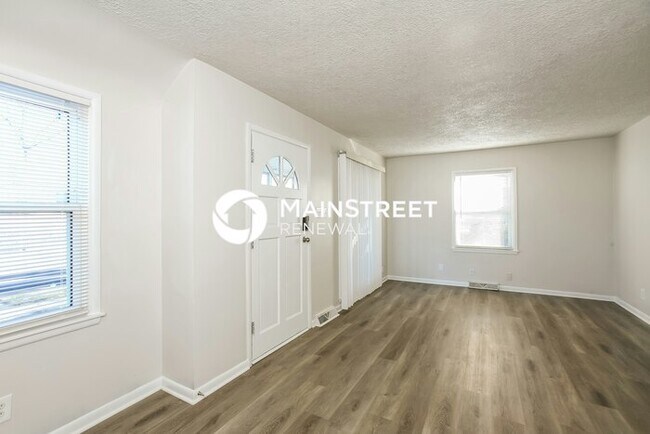 Building Photo - 2 Bedroom Pet-Friendly Home in Indianapolis, IN with Main Street Renewal