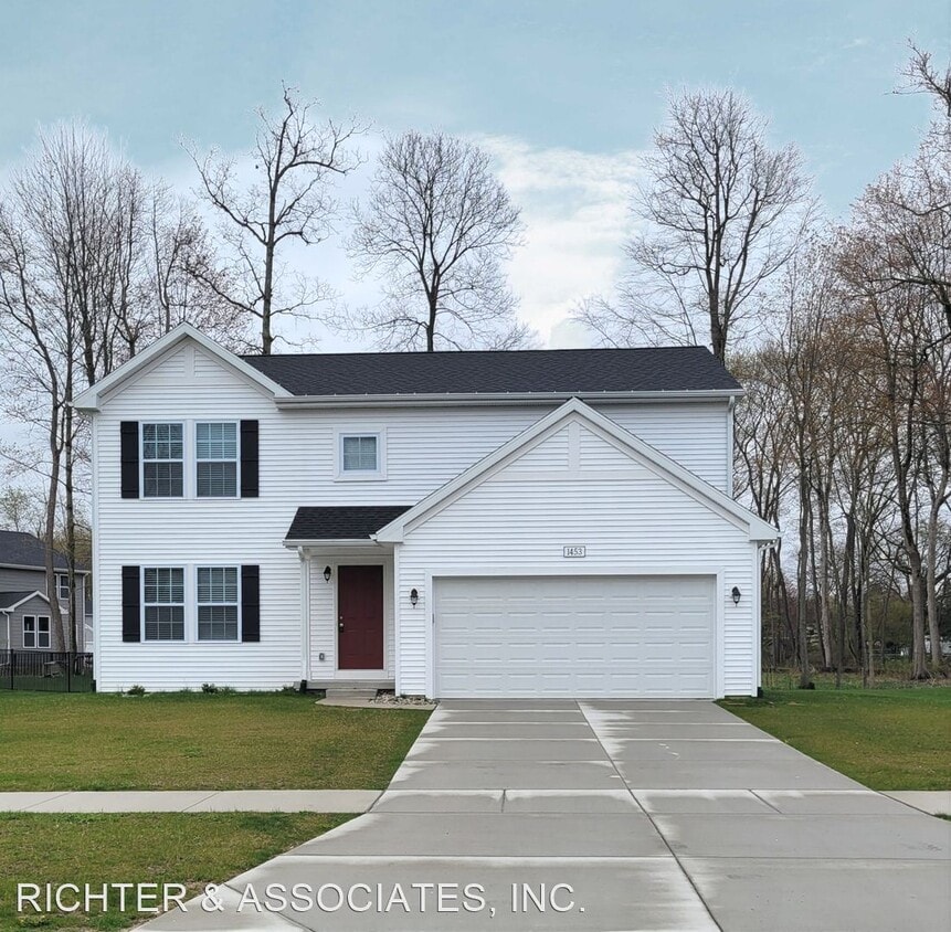 4 br, 2.5 bath House 1453 WEATHERSTONE LANE House Rental in Howell