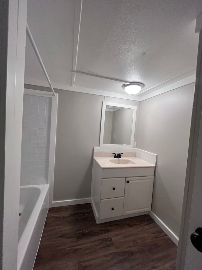 Foto del edificio - 2409 Swope Rd