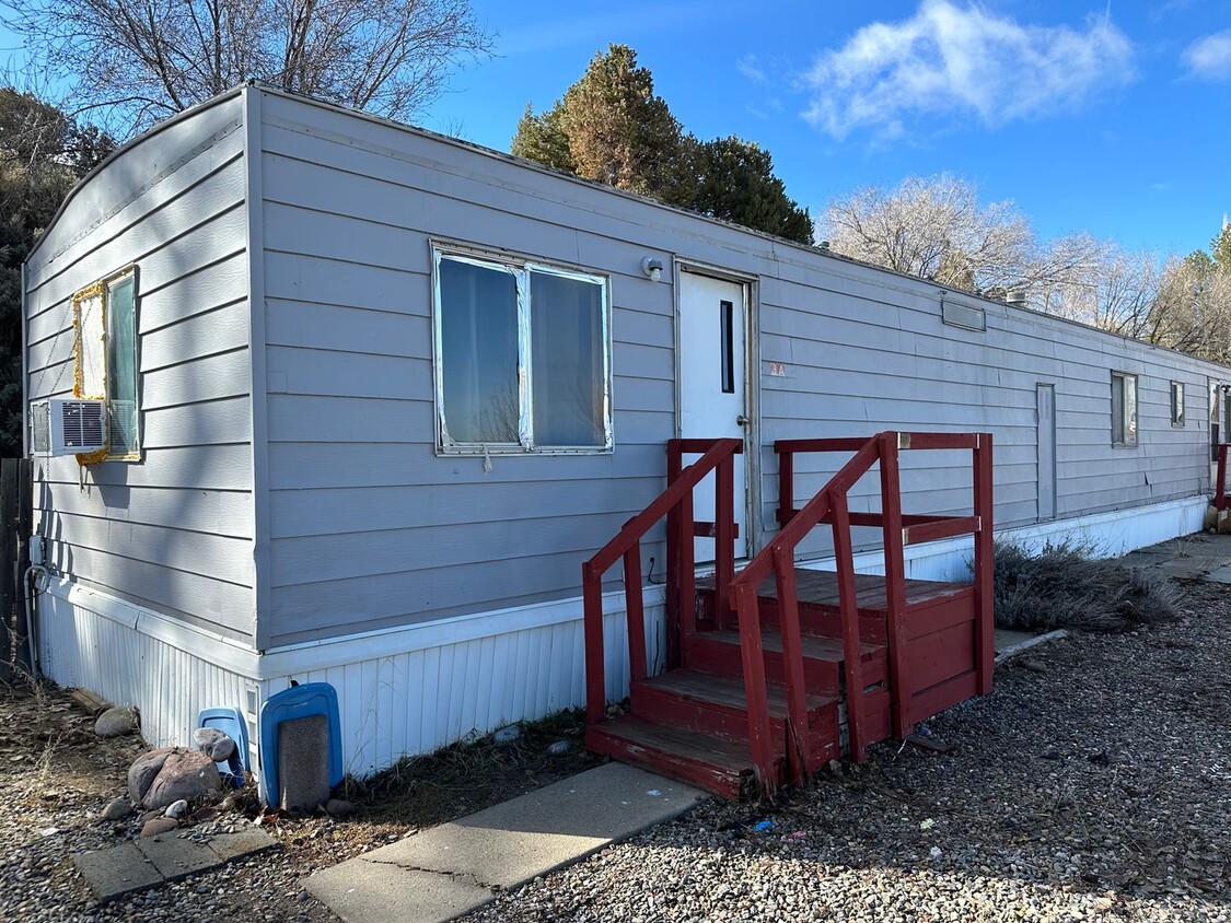 Foto principal - 1 Bedroom 1 Bathroom Mobile Home Duplex lo...