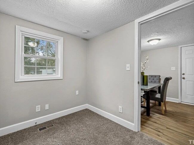 Building Photo - 524 Branch St