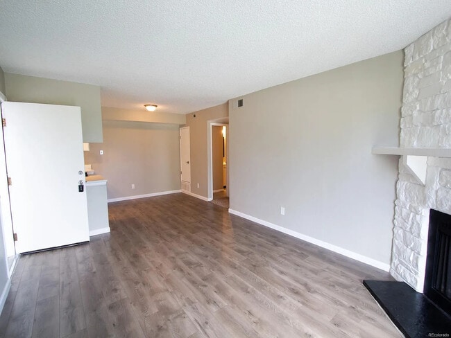 Building Photo - 14464 E Colorado Dr