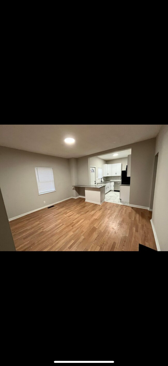 Foto del edificio - 657 E 2nd Ave