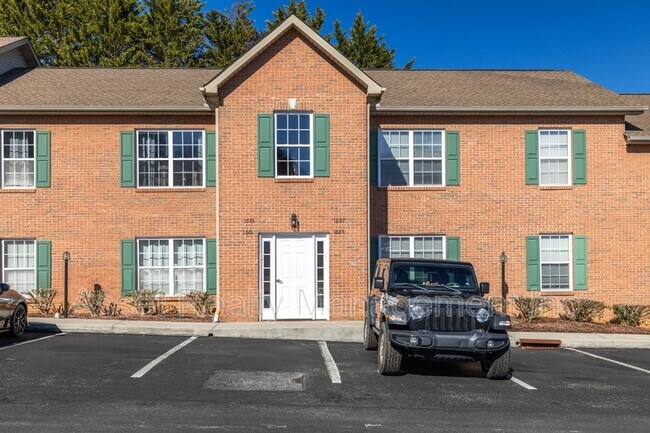 Foto del edificio - 1667 Maple View Way