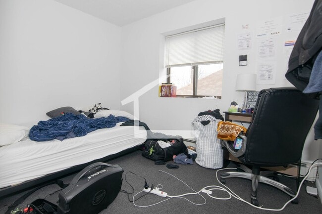 Building Photo - Nice 2 bed in Mission Hill