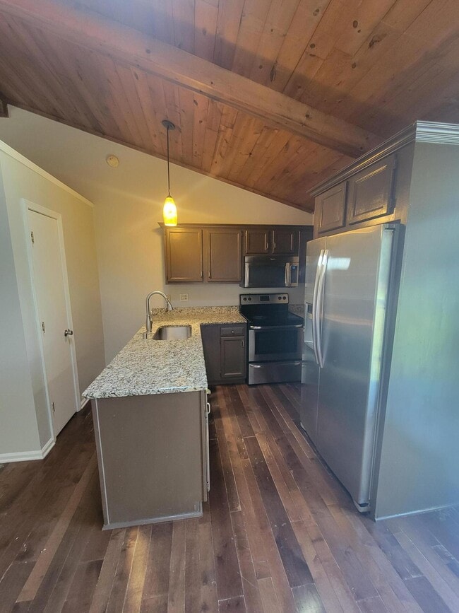 Building Photo - 577 El Paseo Pl