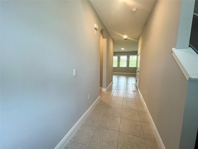 Building Photo - 6253 Great Bear Dr