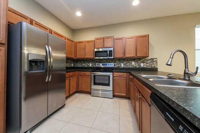 Building Photo - 7424 Azalea Cove Cir
