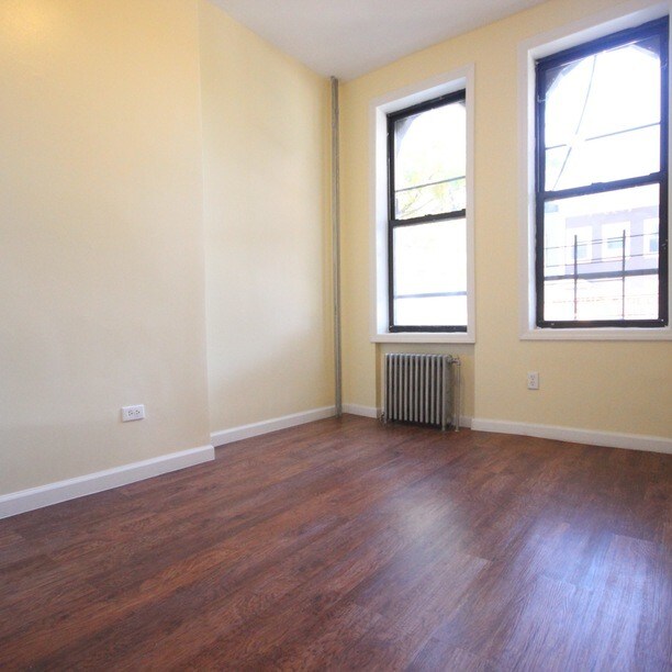 Primary Photo - 1275 Putnam Ave